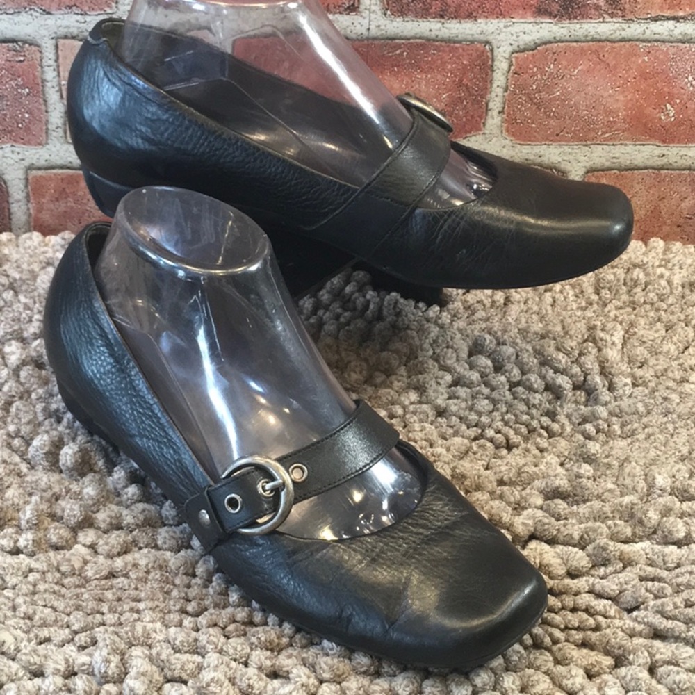 Nurture Mary Jane Flats